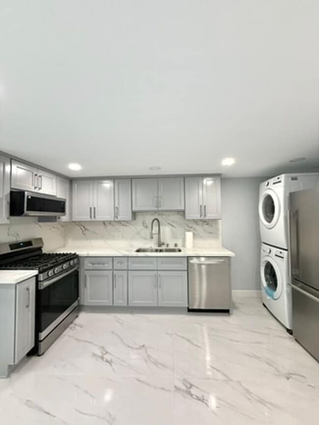 Building Photo - 17112 Ceredo Pl