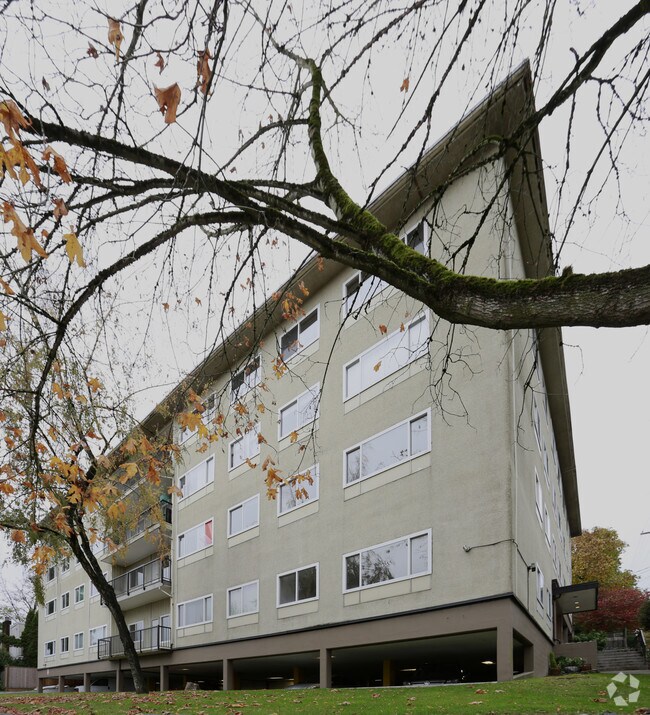 Photo du bâtiment - Redwood Manor