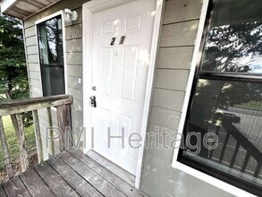 Building Photo - 606 Virginia St