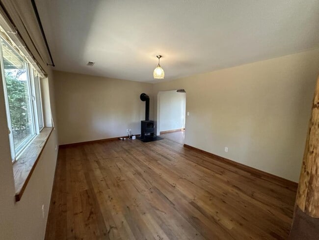 Foto del edificio - 220 W Hersey St