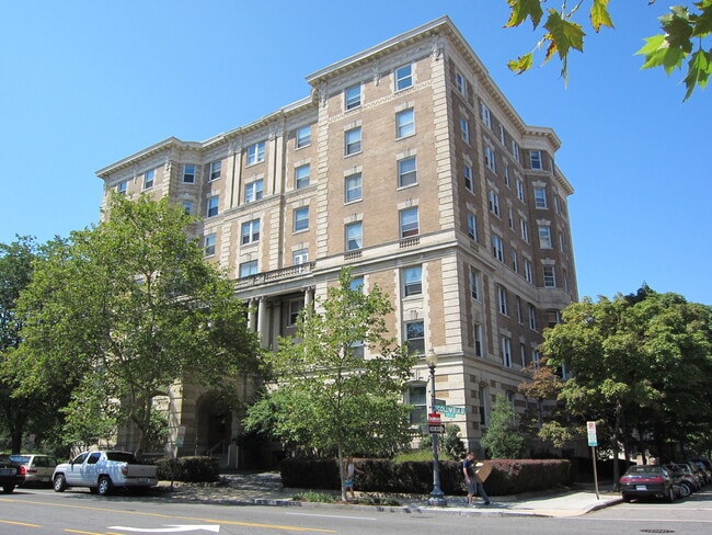 Building Photo - 1851 Columbia Rd NW