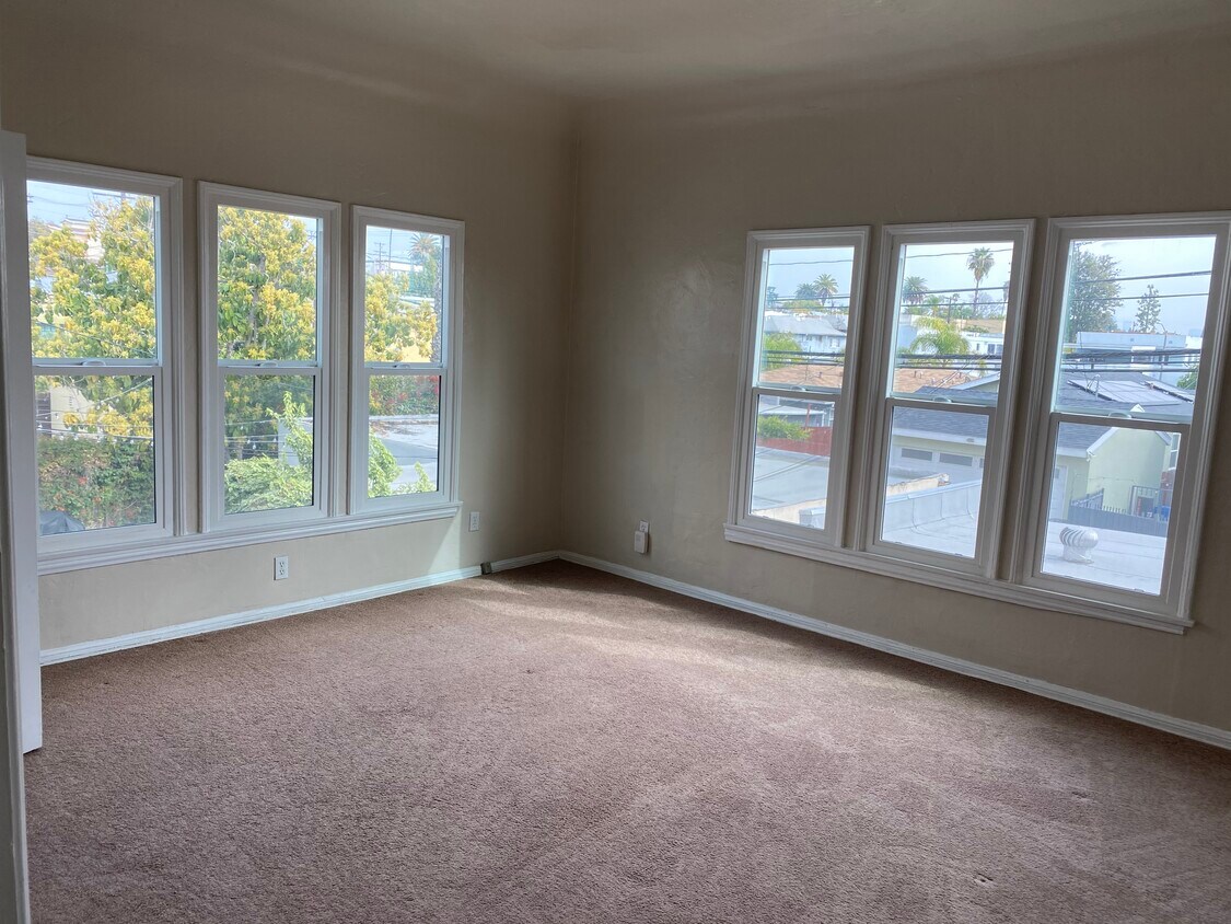 1344 S Dunsmuir Ave Unit 7, Los Angeles, CA 90019 Apartments in Los