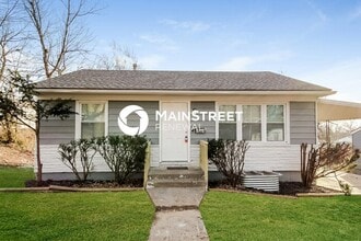 Building Photo - 721 N Sunset Dr