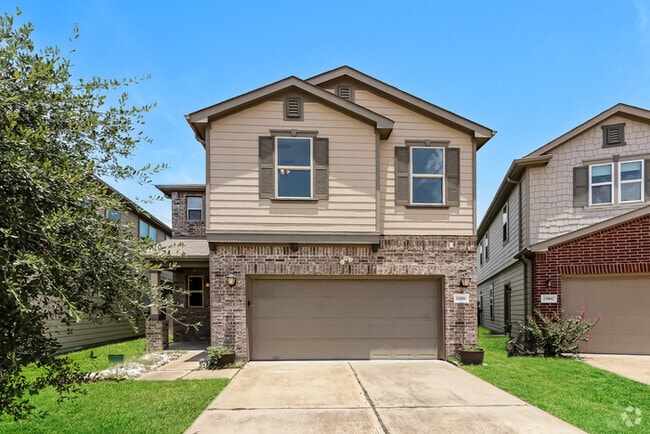 Building Photo - 15806 Copper Oak Ln