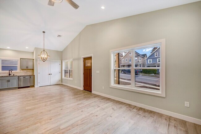 Foto del edificio - 525 Harrison Ave