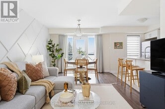 Building Photo - 20 Westmeath Ln