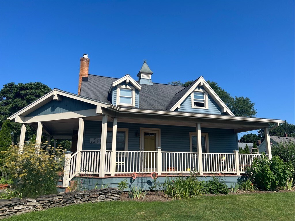 Foto principal - 1698 Mt Hope Ave