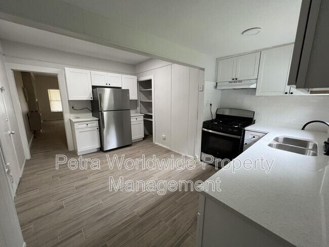 Foto del edificio - 611 E Plymouth Ave