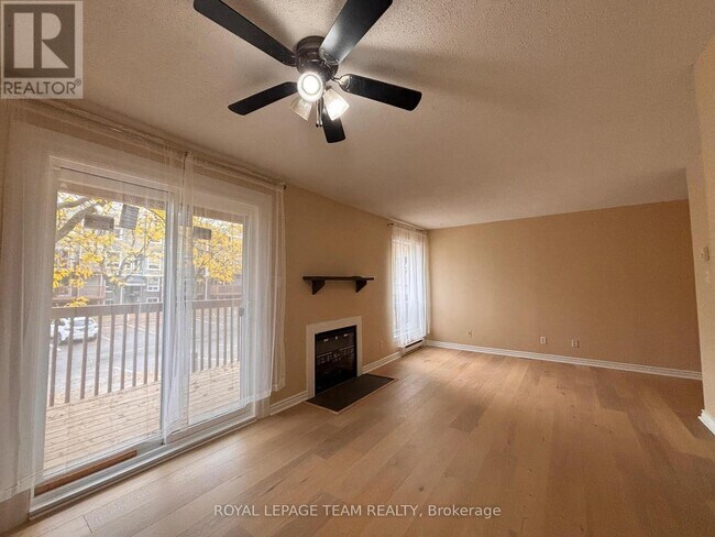 Photo du bâtiment - 200 Fenerty Ct