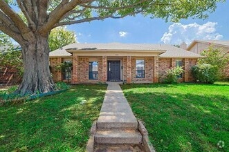 Building Photo - 2825 Windsor Dr