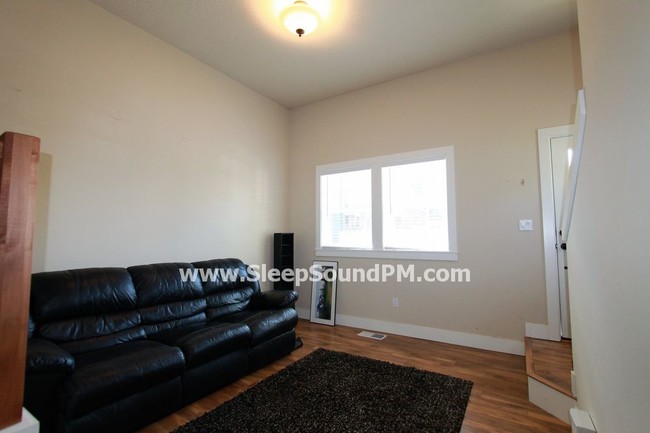 Foto del edificio - 539 N Cook St