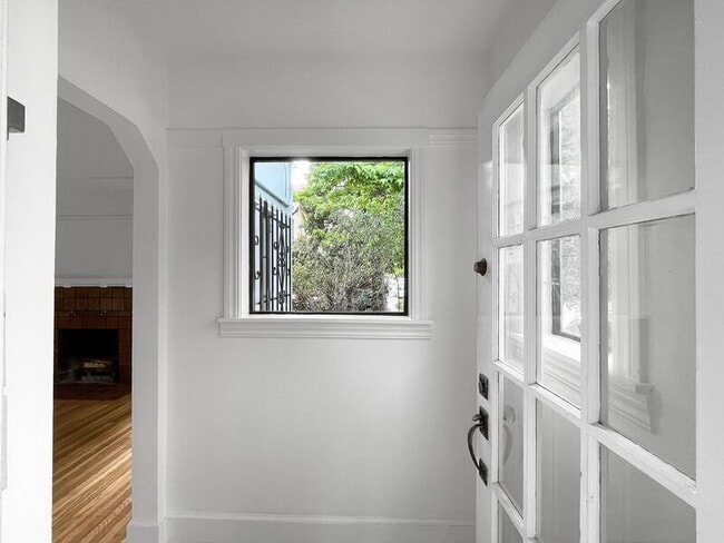 Building Photo - 367 Alcatraz Ave