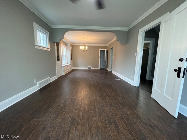 Foto del edificio - 3569 W 147th St