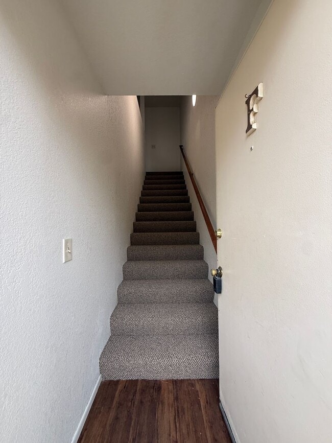 Building Photo - N57000