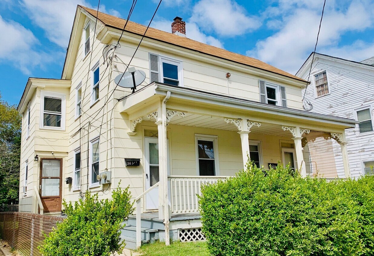 314 E Pine St. Unit 2, Millville, NJ 08332 Room for Rent in Millville