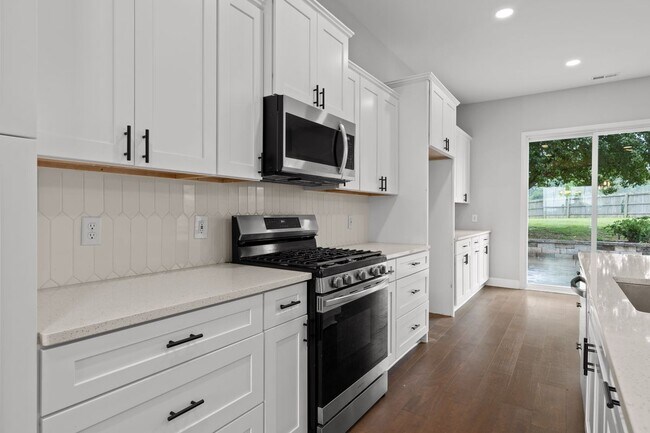 Building Photo - 4840 Bobby Jeffery Dr