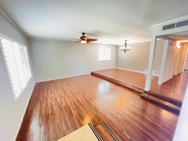 Building Photo - Beautiful 3 Bedroom 2 Bath Home with SOLAR...
