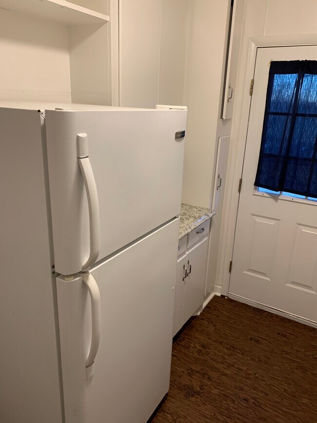 Kitchen - 710 N Russell St