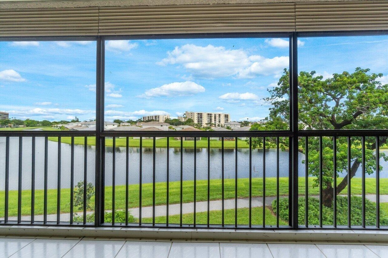 Foto principal - 14747 Cumberland Dr