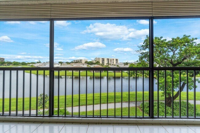 Foto del edificio - 14747 Cumberland Dr