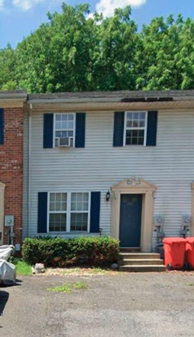 Building Photo - 318 Old Forge Dr