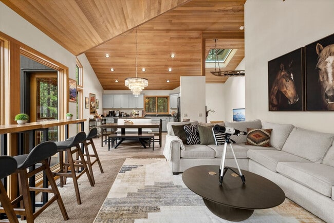 Building Photo - 70335 Sword Fern