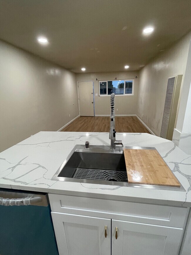 Foto del edificio - 2117 247th St