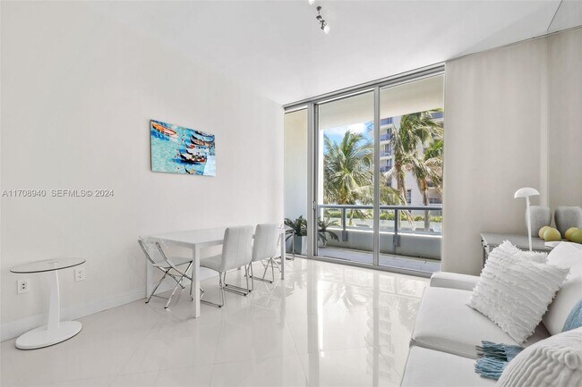 Foto del edificio - 6799 Collins Ave