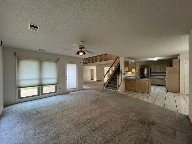 Foto del edificio - 1780 Elderberry Ln