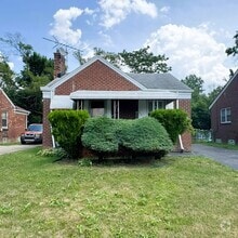 Building Photo - 18286 Oakfield Ave
