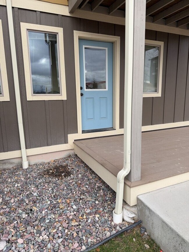 Building Photo - 4428 B Deveraux Pl