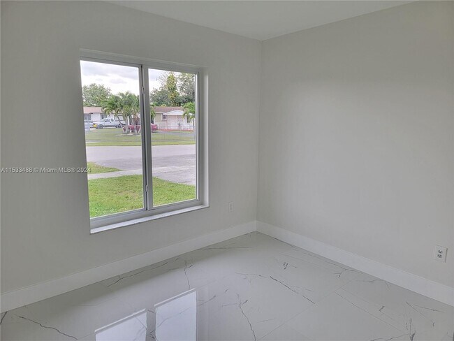Building Photo - 14860 SW 307th St