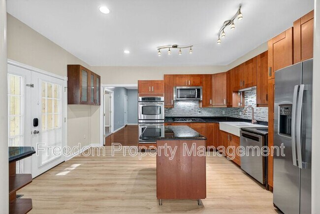 Foto del edificio - 8513 Thomas Dr