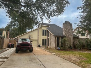 Building Photo - 21418 Park Mt Dr