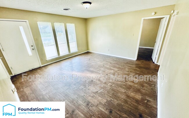 Foto del edificio - 3899 Walsingham Dr