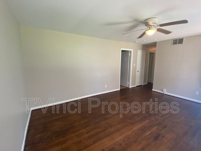 Building Photo - 3 Bedroom, 1.5 Bathroom House in Winston-S...
