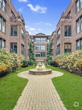 Building Photo - 743 W Cornelia Ave