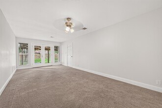 Building Photo - 509 Southern Oaks Dr