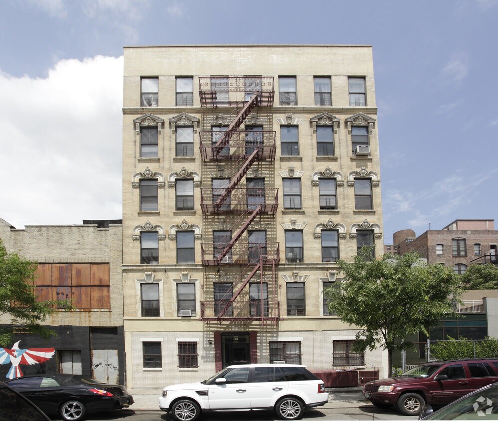 Building Photo - 207-209 E 105th St