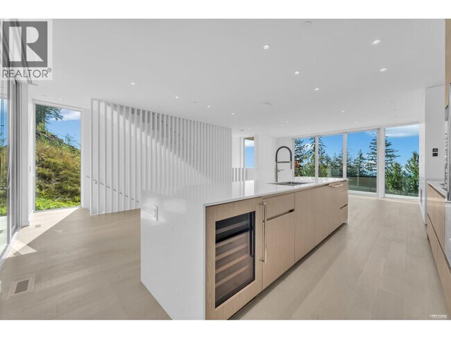 Photo du bâtiment - 3317 Chippendale Rd