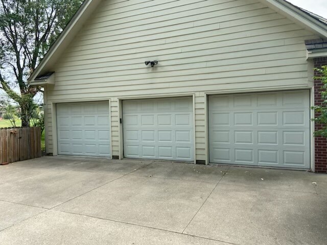 Building Photo - 254 Firethorn Trl