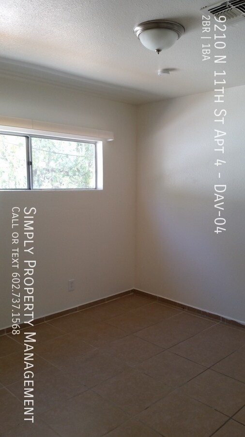 Foto del edificio - 9210 North 11th St