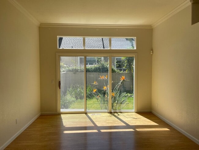Building Photo - 2148 Falcon Ridge Dr