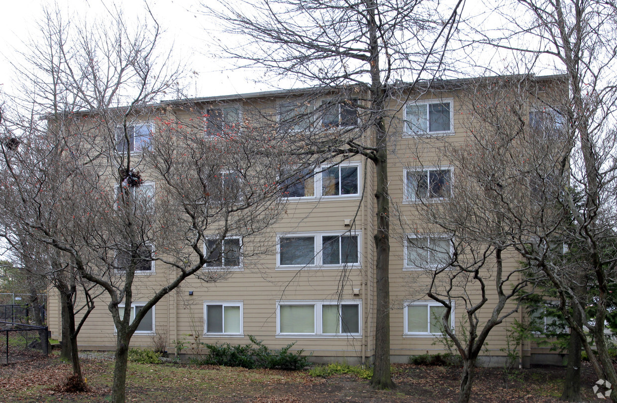 Building Photo - Main Street Apartments