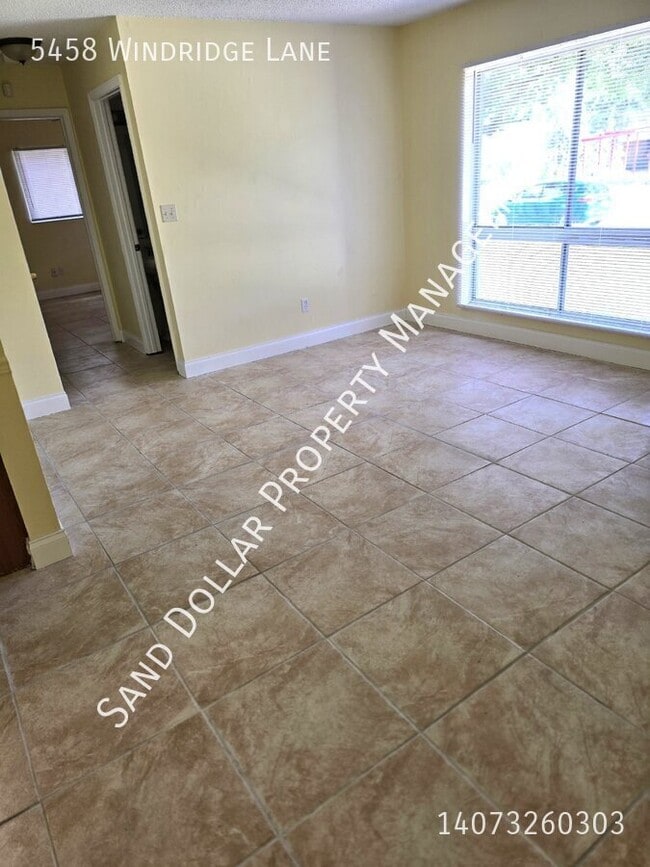 Building Photo - Nicely renovated 4 bedroom 2 bathroom hous...