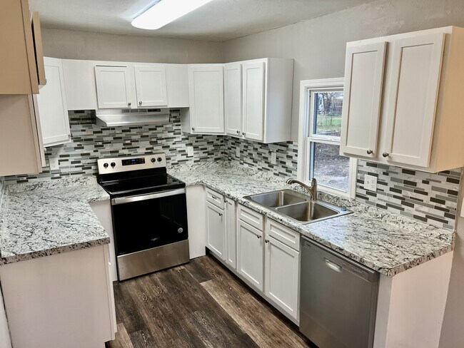 Foto del edificio - 301 E Rickenbacker Dr