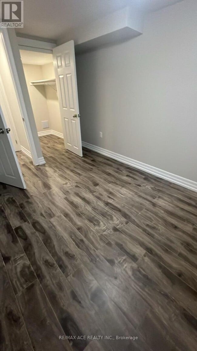 Building Photo - 21 Lanebrook Dr