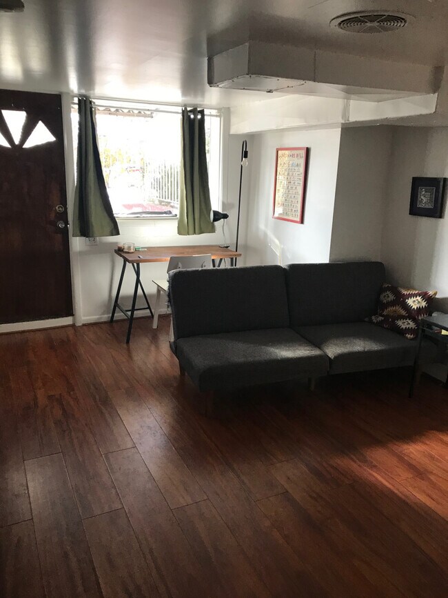 Building Photo - Duplex By Sugarhouse Park