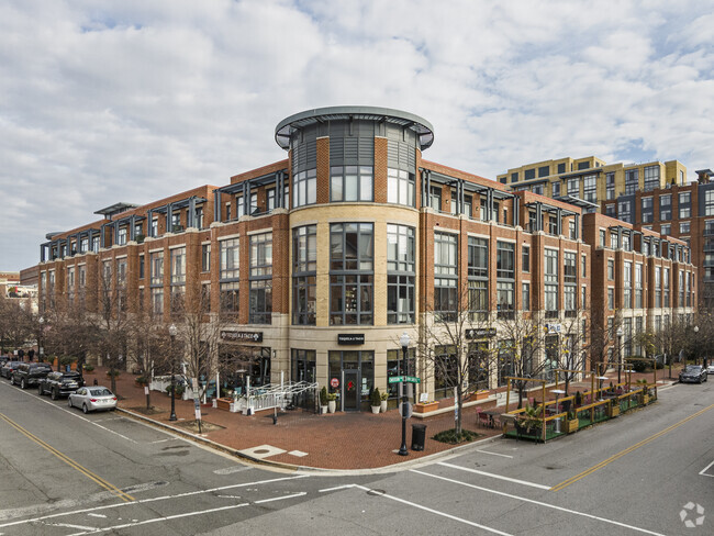 Building Photo - The Condominiums At Carlyle Square