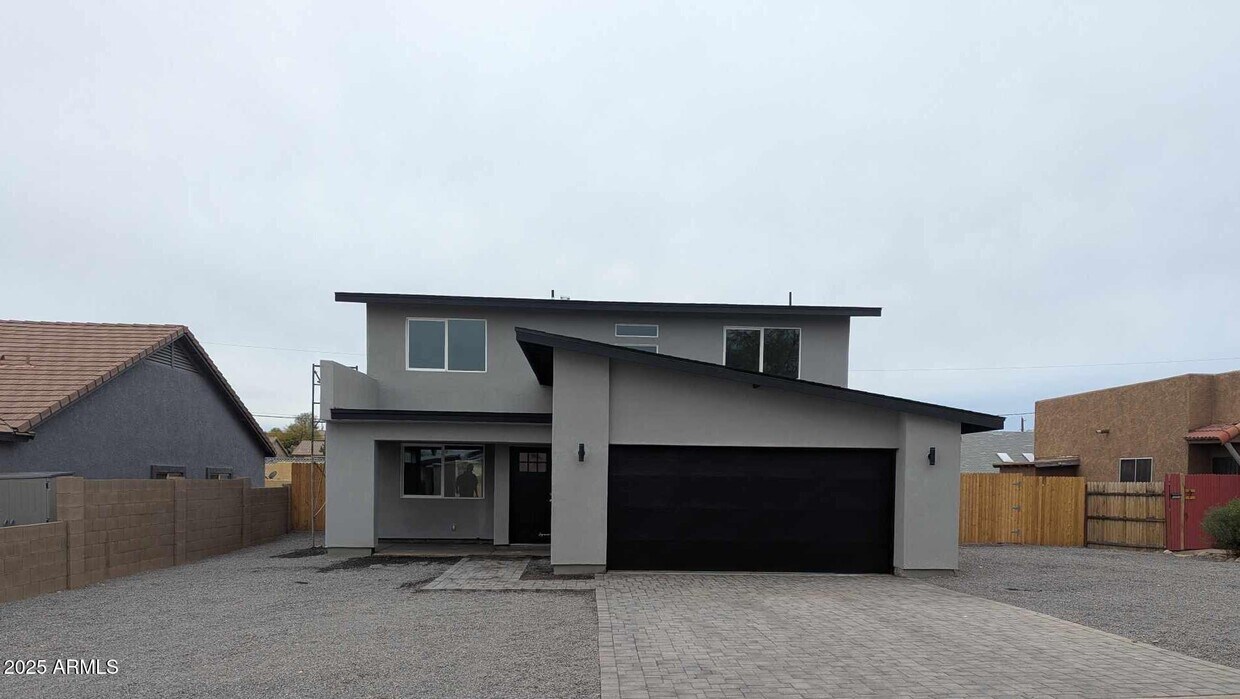 Foto principal - 6134 S Borego Rd